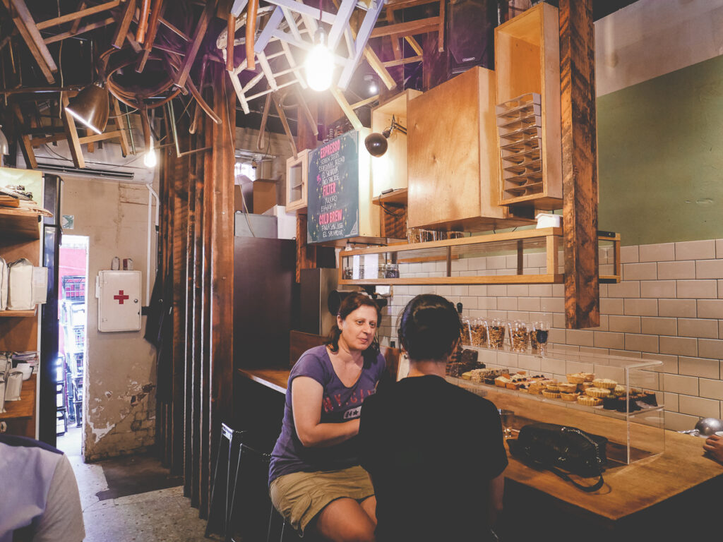 Melbourne Cafe Hopping DO01011256