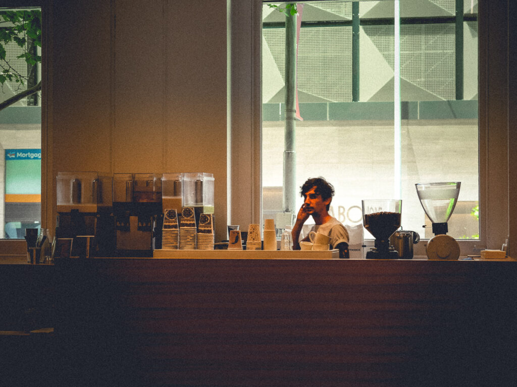 Melbourne Cafe Hopping DO01011555